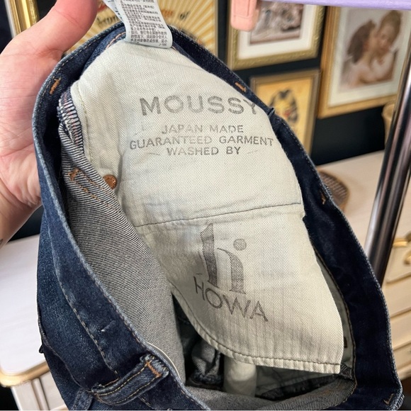 Moussy Vintage Howa Distressed Selvedge Jeans - Picture 3 of 16